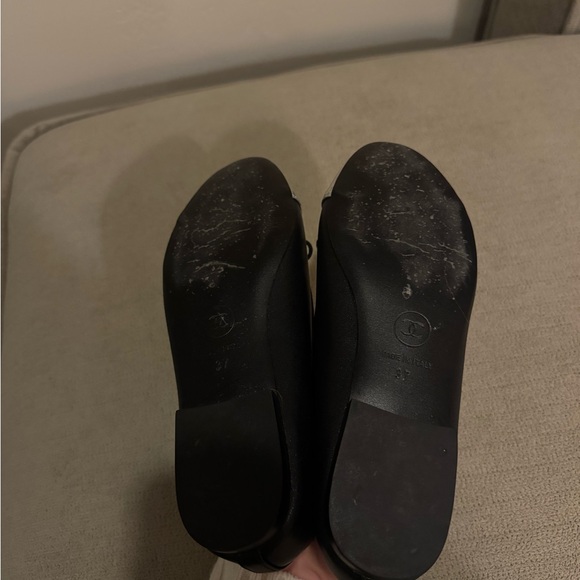CHANEL Women's Flats in Black and Silver - Picture 3 of 3